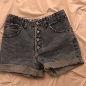 Vintage GUESS high waisted denim shorts